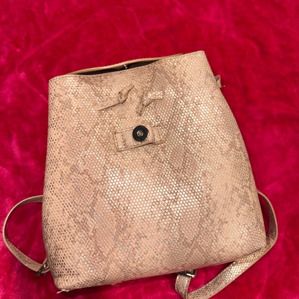 Elegant Tan Women's Bag - Picture 5 of 8